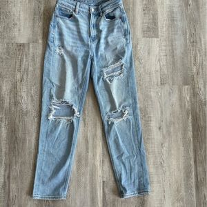 American Eagle Mom’s Straight Jeans Size 0